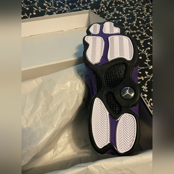 Air Jordan Retro 13 Black/Court Purple/White - Picture 7 of 11